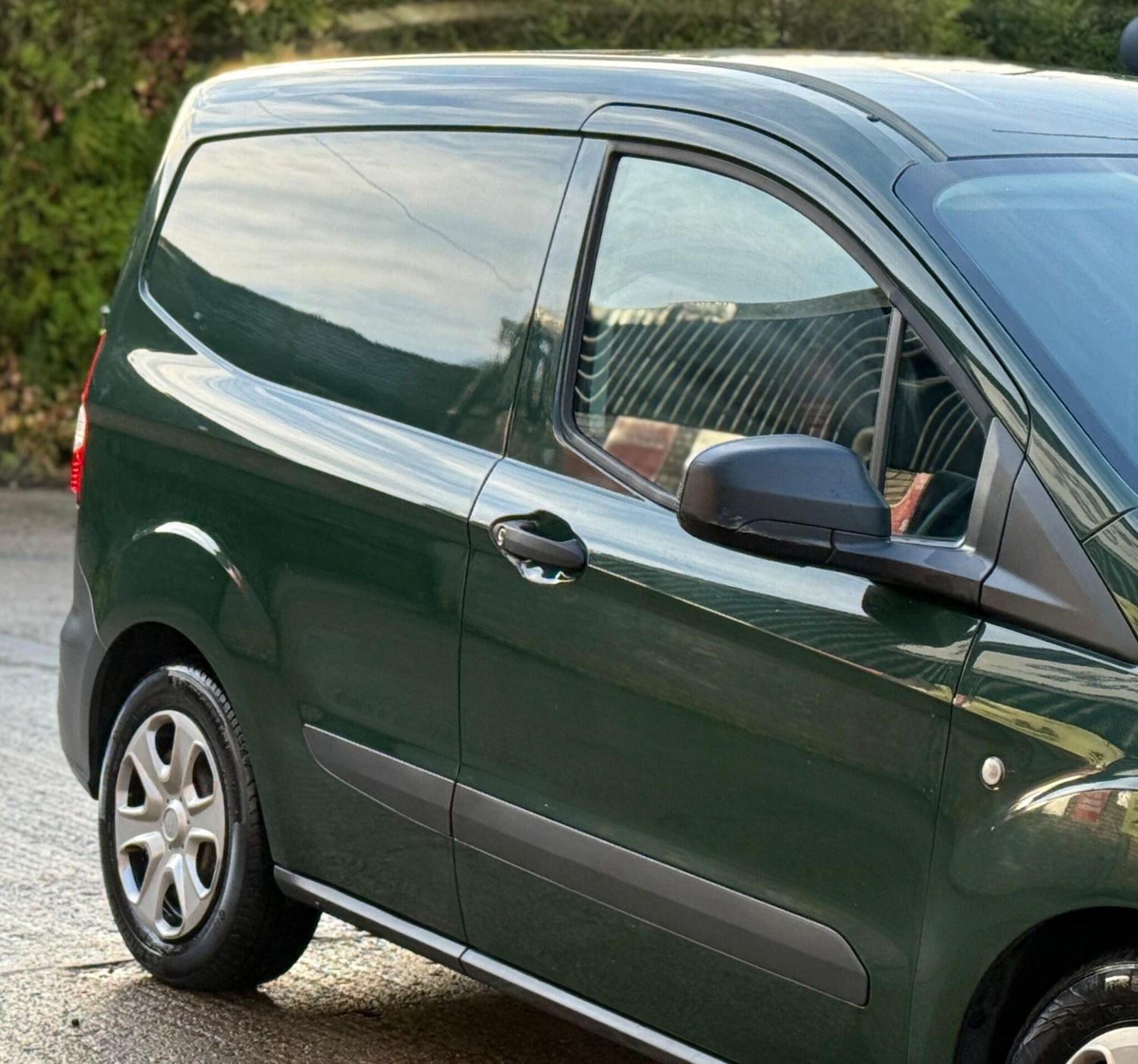 Used Ford Transit Courier 2018 for sale - 76830830: Photo 24