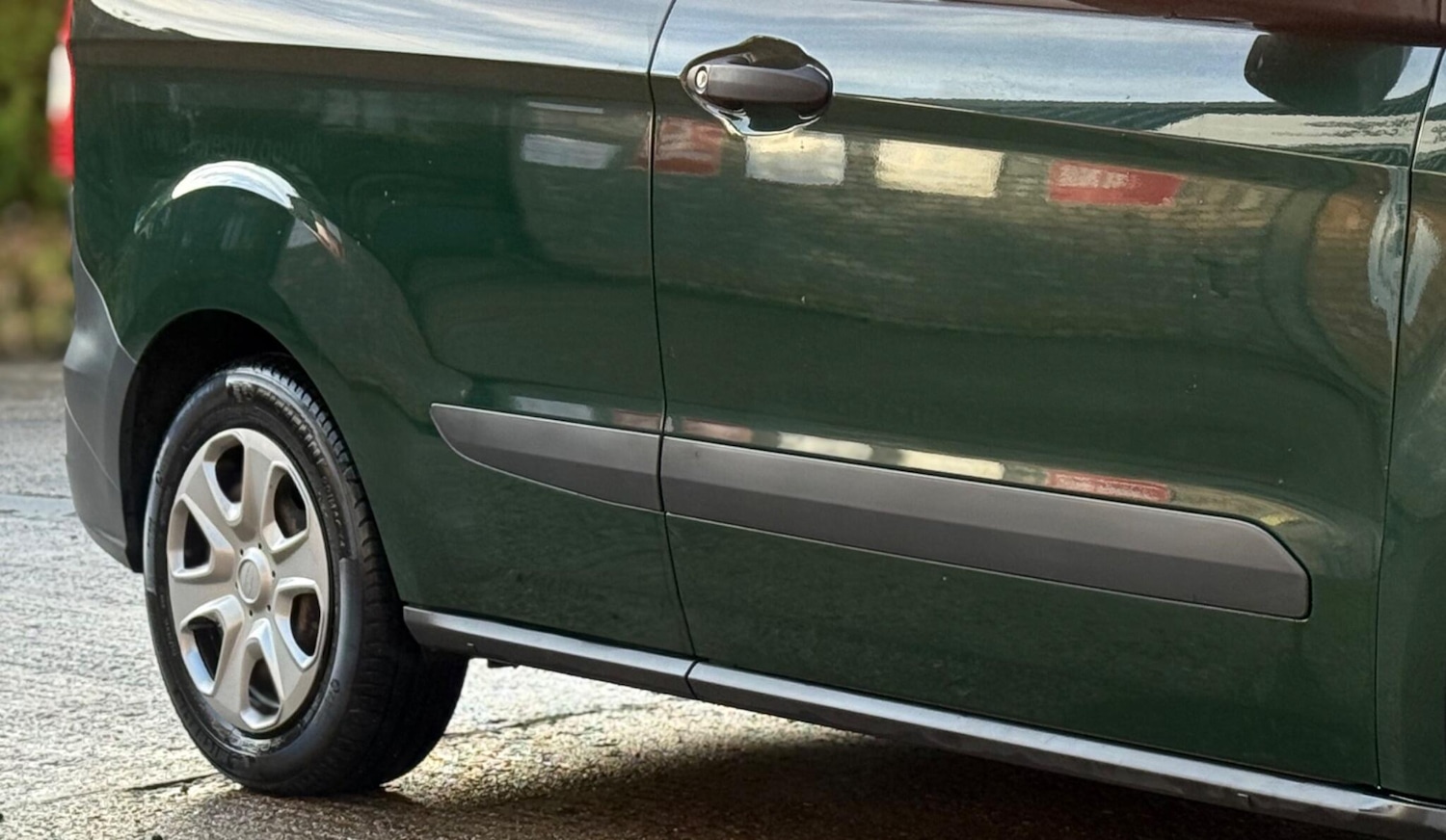 Used Ford Transit Courier 2018 for sale - 76830830: Photo 25