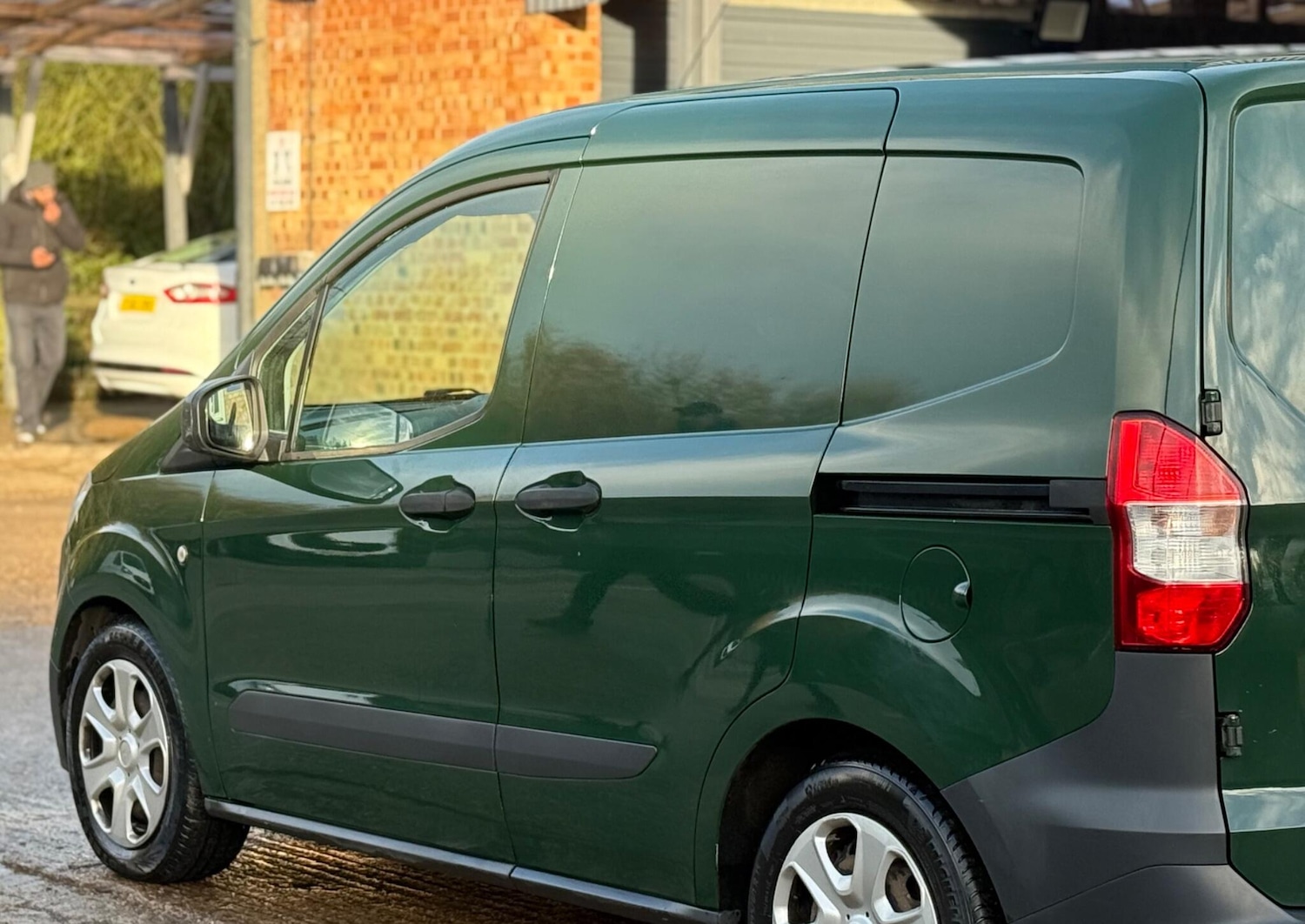 Used Ford Transit Courier 2018 for sale - 76830830: Photo 30