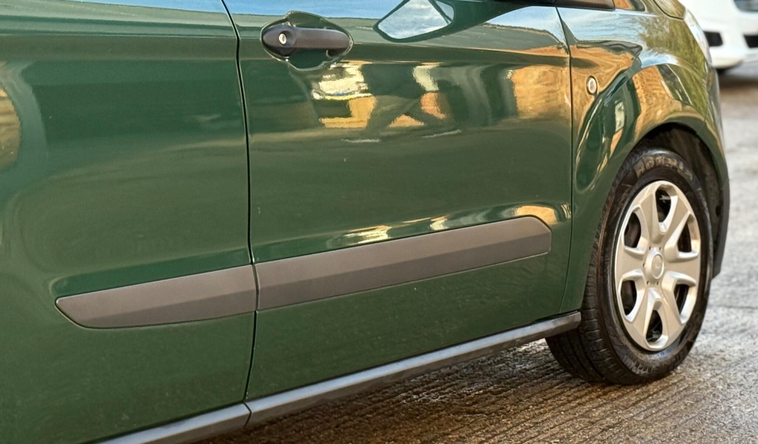 Used Ford Transit Courier 2018 for sale - 76830830: Photo 34