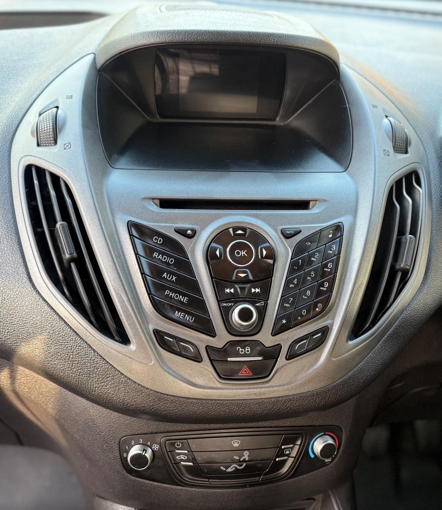 Used Ford Transit Courier 2018 for sale - 76830830: Photo 38