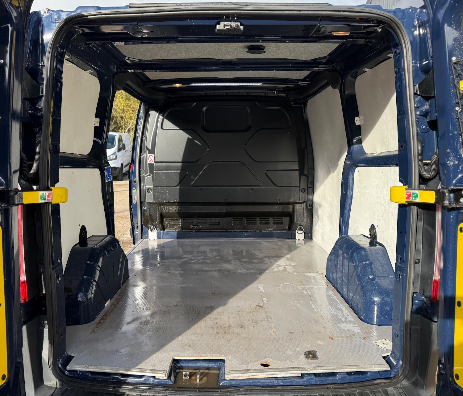 Used Ford Transit Custom 2017 for sale - 76436618: Photo 15