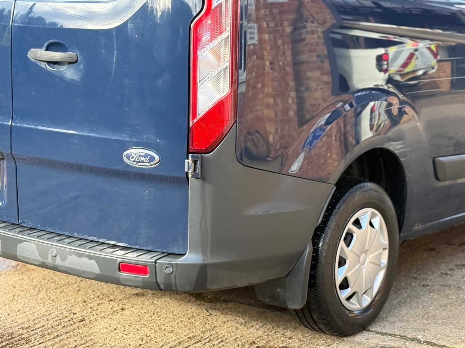 Used Ford Transit Custom 2017 for sale - 76436618: Photo 24