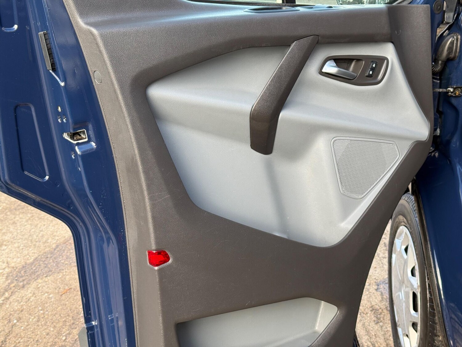 Used Ford Transit Custom 2017 for sale - 76436618: Photo 28