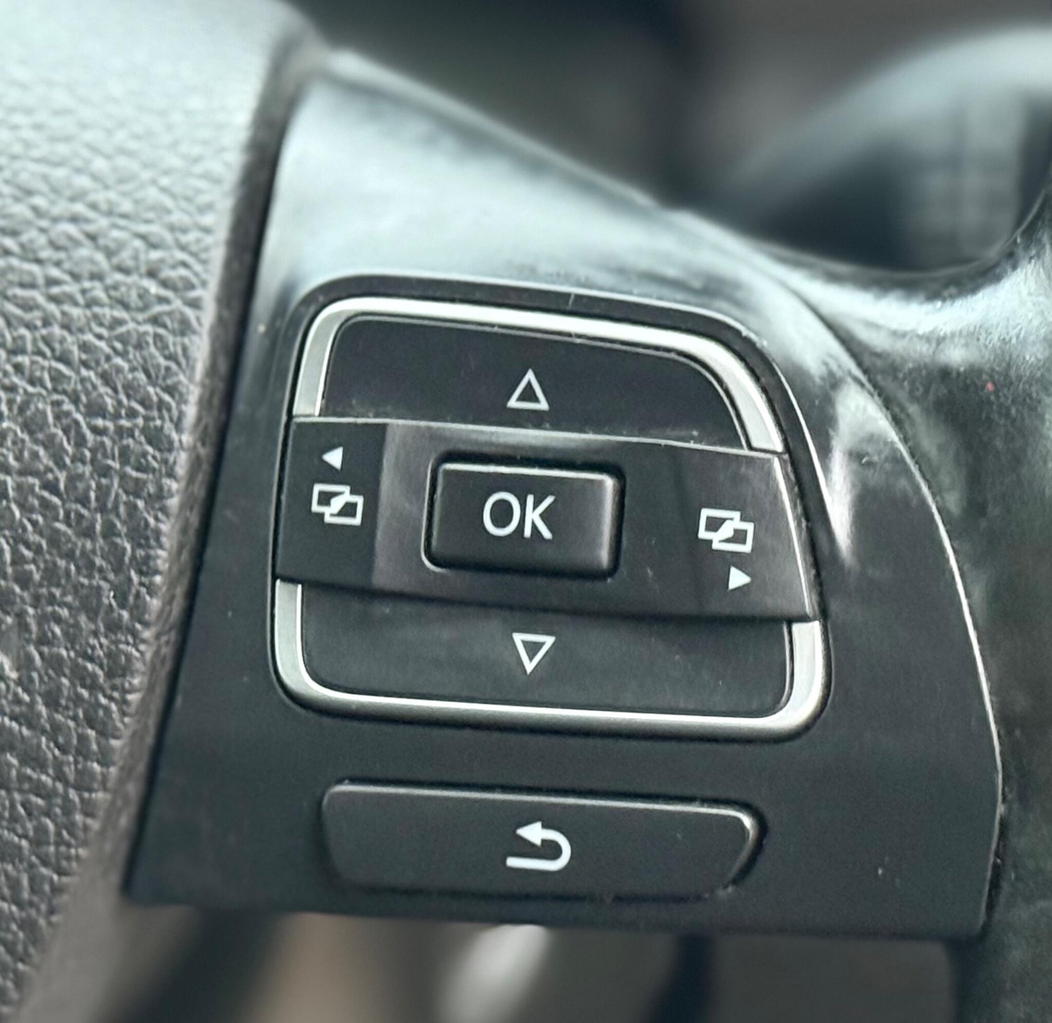 Used Volkswagen Touran 2012 for sale - 76969091: Photo 43