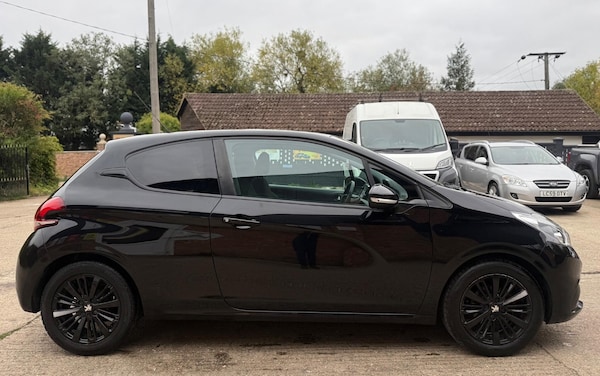 Used Peugeot 208 2018 for sale - 76236898: Photo 12