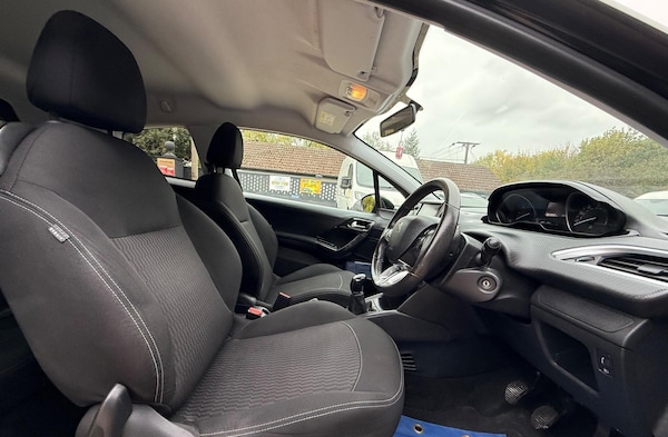 Used Peugeot 208 2018 for sale - 76236898: Photo 14