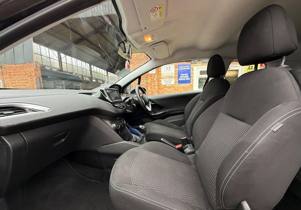 Used Peugeot 208 2018 for sale - 76236898: Photo 16