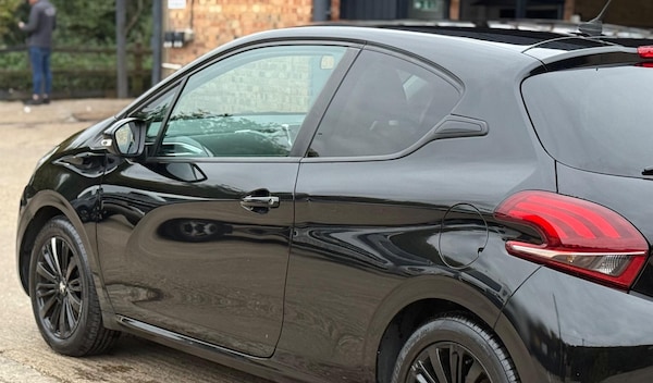 Used Peugeot 208 2018 for sale - 76236898: Photo 29