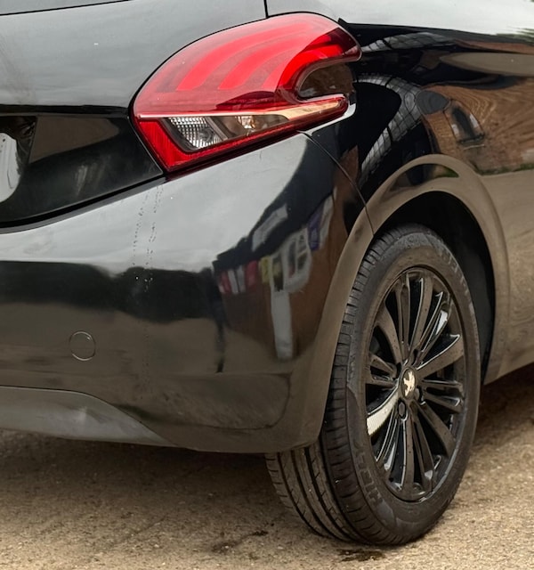 Used Peugeot 208 2018 for sale - 76236898: Photo 31