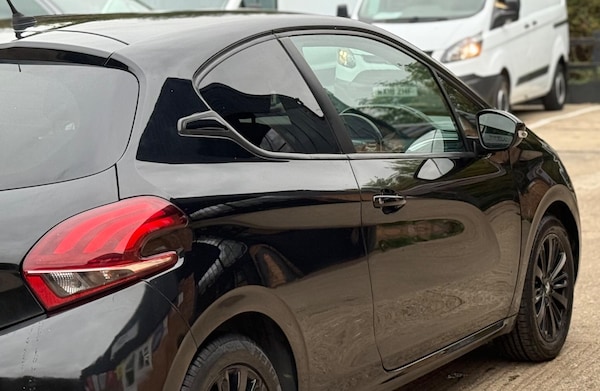 Used Peugeot 208 2018 for sale - 76236898: Photo 32
