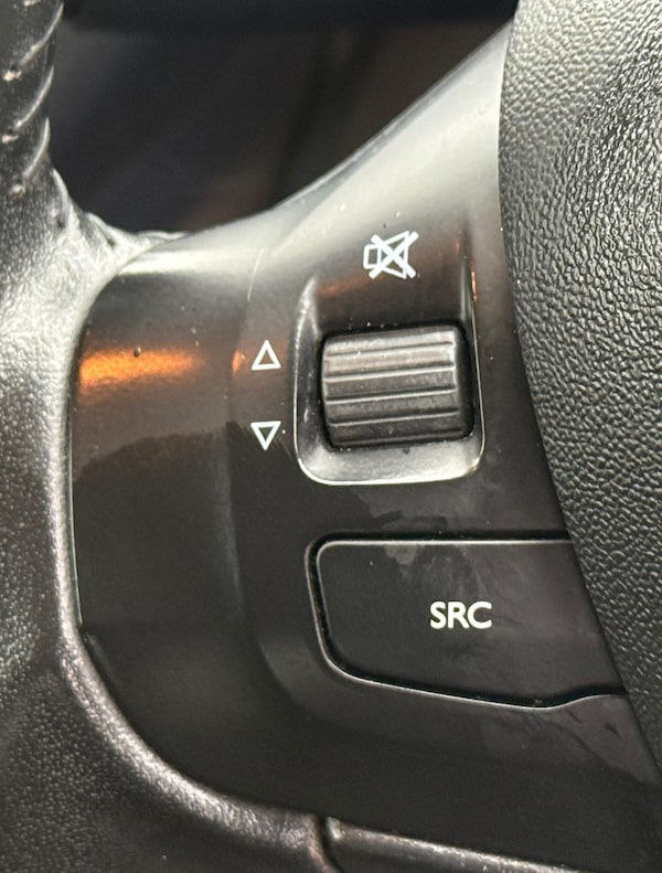 Used Peugeot 208 2018 for sale - 76236898: Photo 39