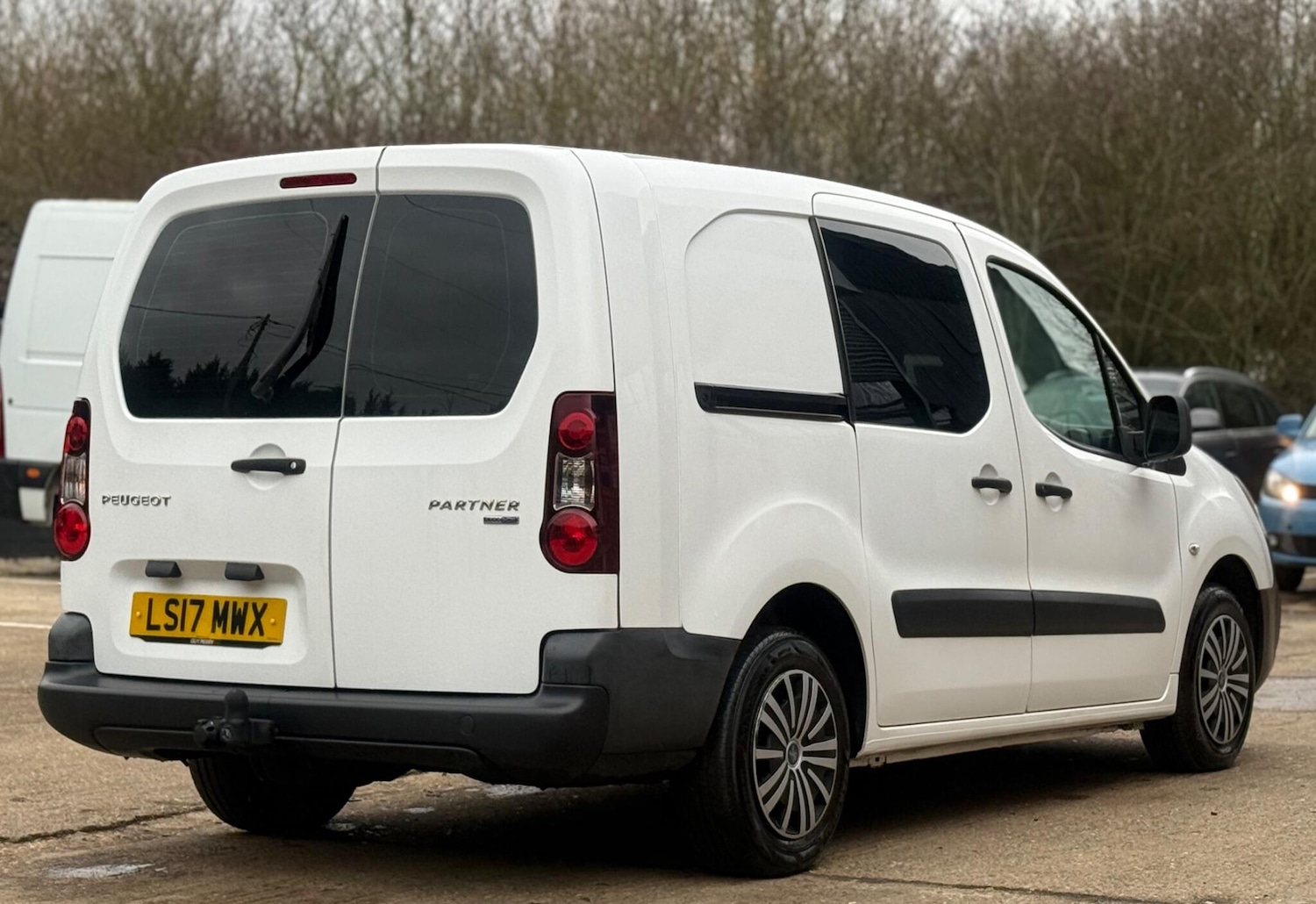 Used Peugeot Partner 2017 for sale - 77083377: Photo 11