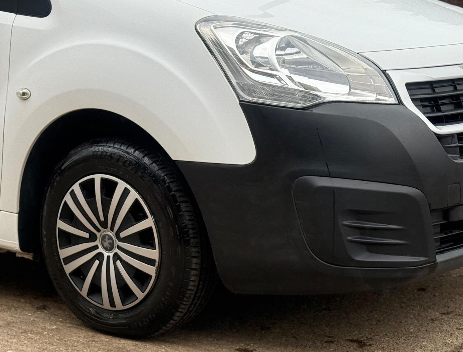 Used Peugeot Partner 2017 for sale - 77083377: Photo 25