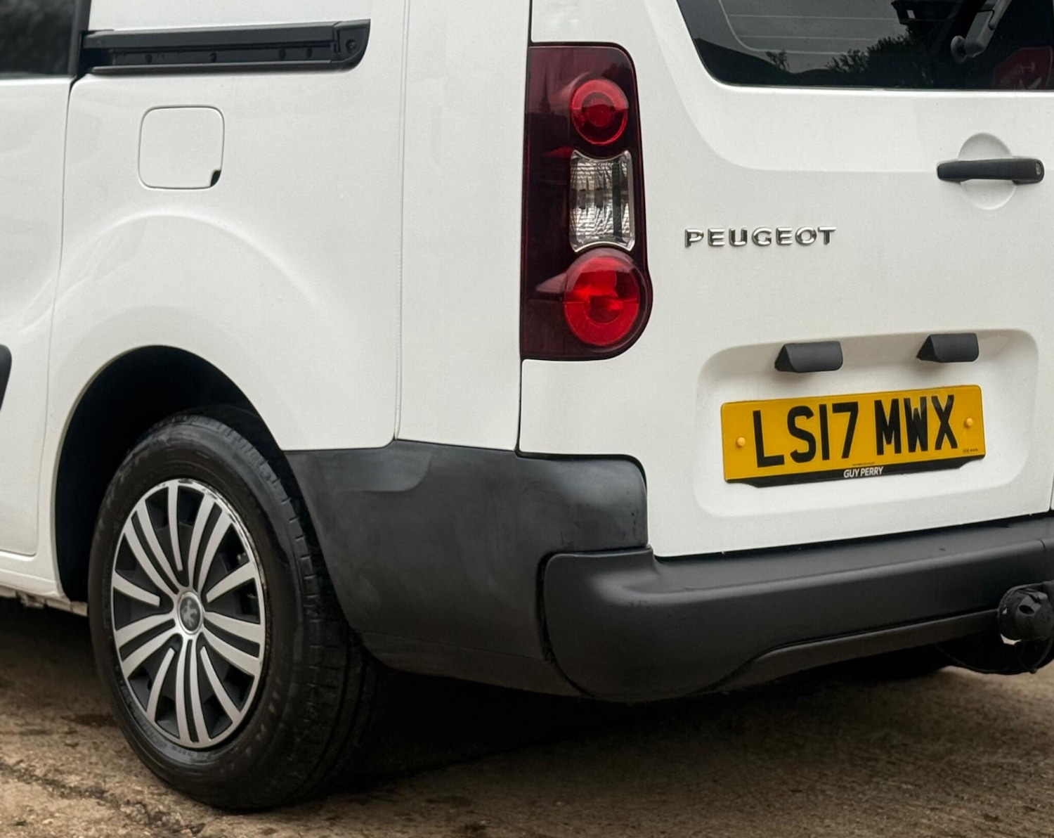 Used Peugeot Partner 2017 for sale - 77083377: Photo 31