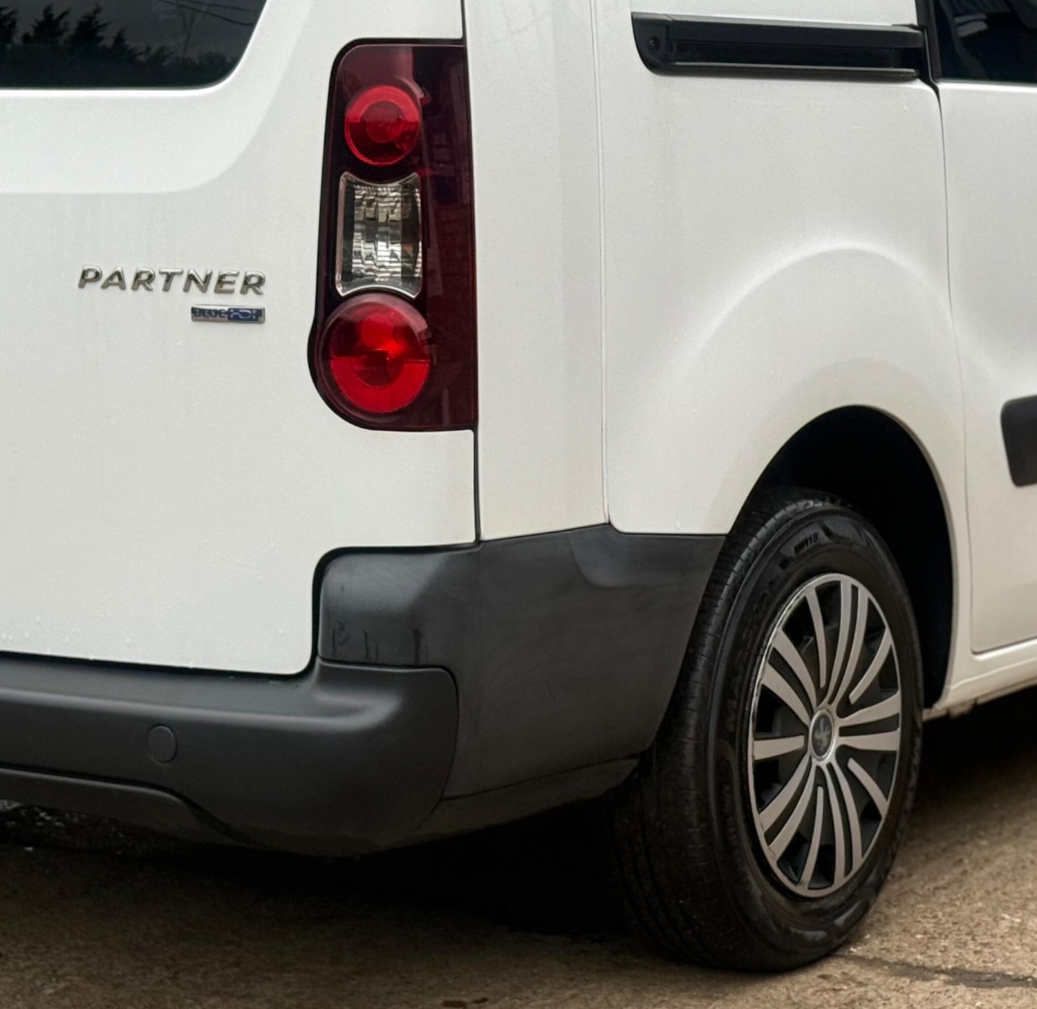 Used Peugeot Partner 2017 for sale - 77083377: Photo 34