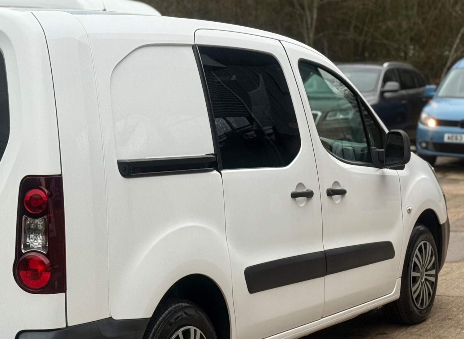 Used Peugeot Partner 2017 for sale - 77083377: Photo 35