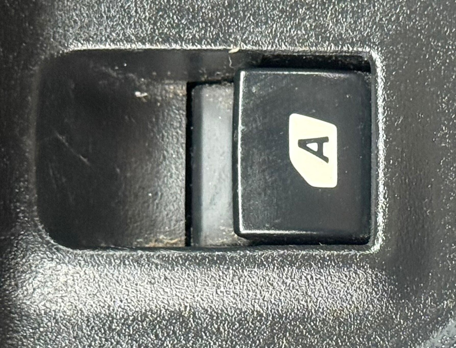 Used Peugeot Partner 2017 for sale - 77083377: Photo 38