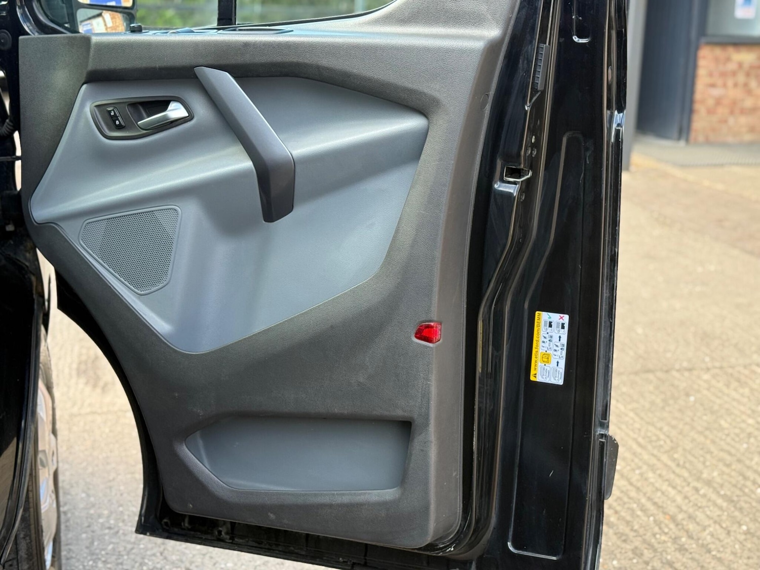 Used Ford Transit Custom 2016 for sale - 78084029: Photo 28