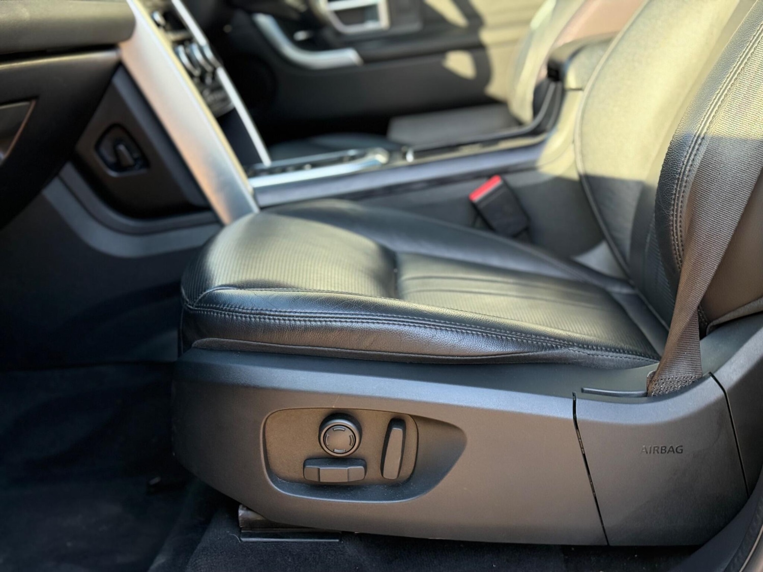 Used Land Rover Discovery Sport 2019 for sale - 77919037: Photo 37