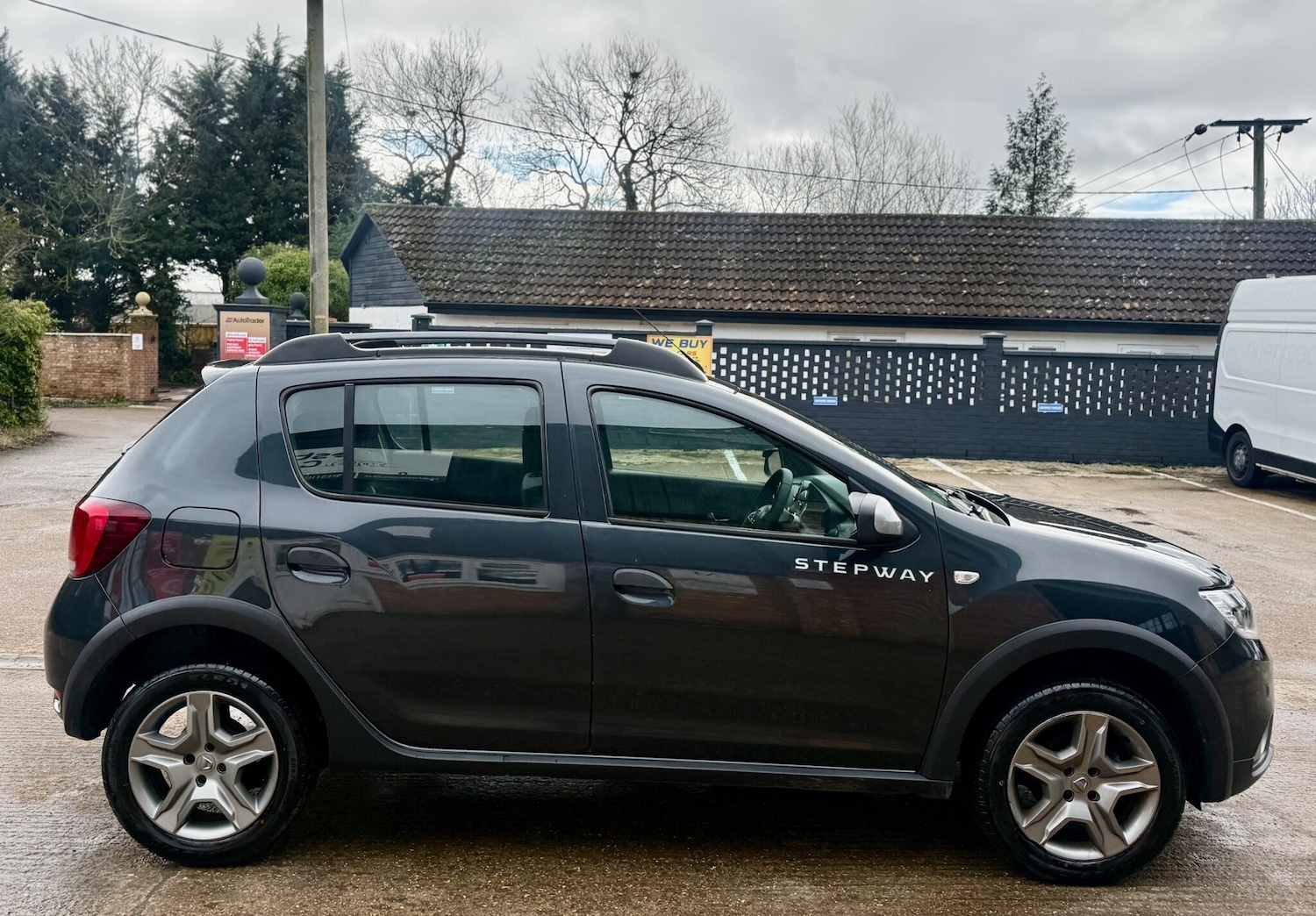 Used Dacia Sandero Stepway 2018 for sale - 77984187: Photo 12