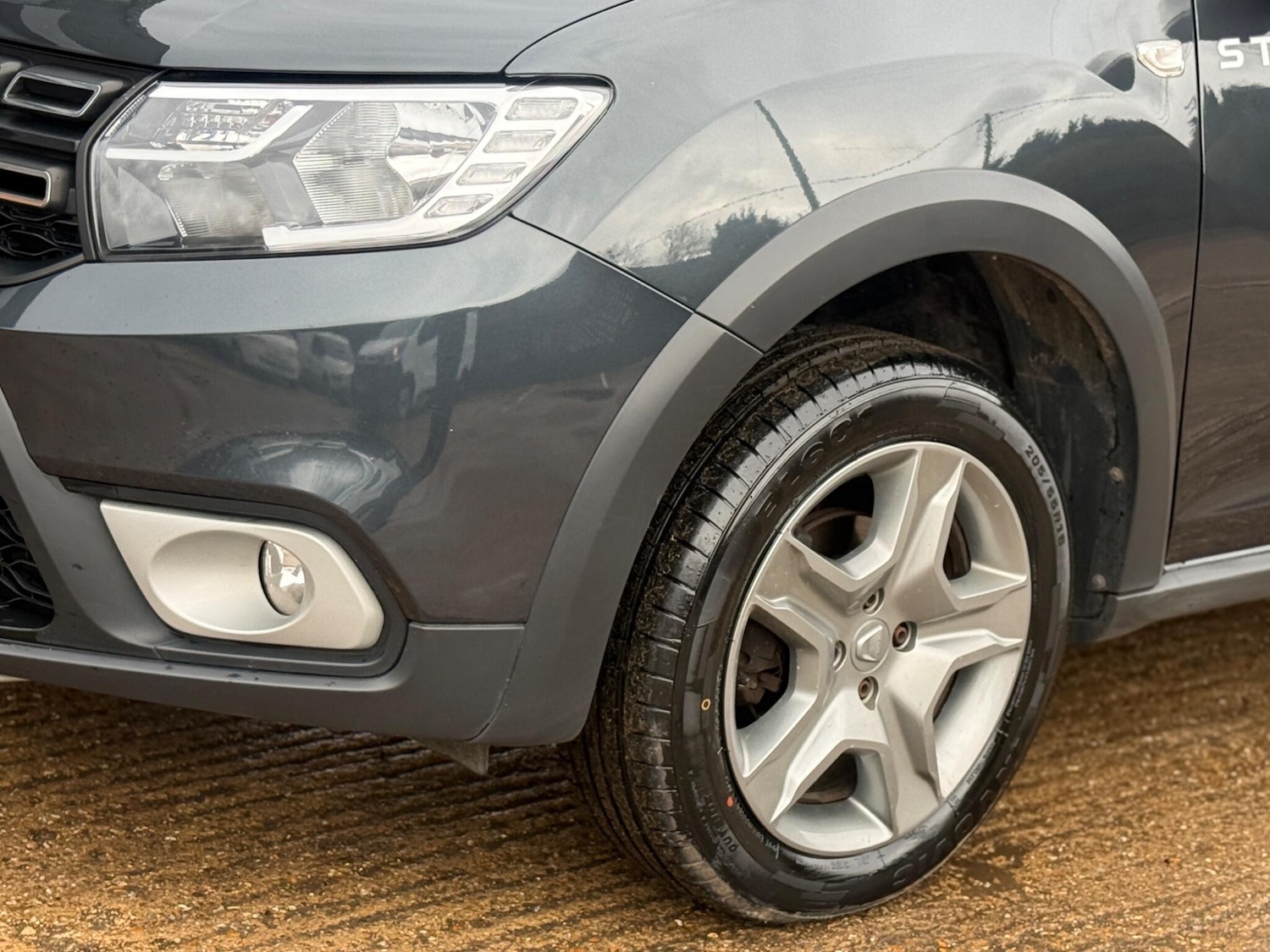 Used Dacia Sandero Stepway 2018 for sale - 77984187: Photo 24