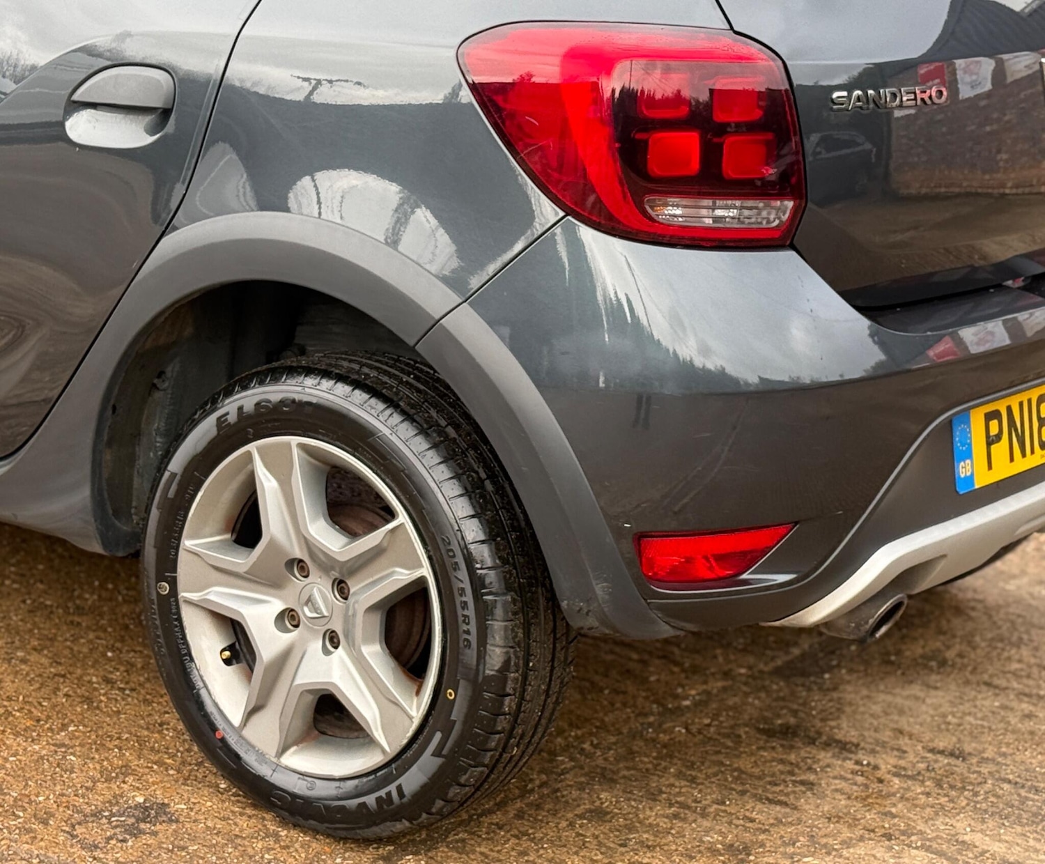 Used Dacia Sandero Stepway 2018 for sale - 77984187: Photo 27
