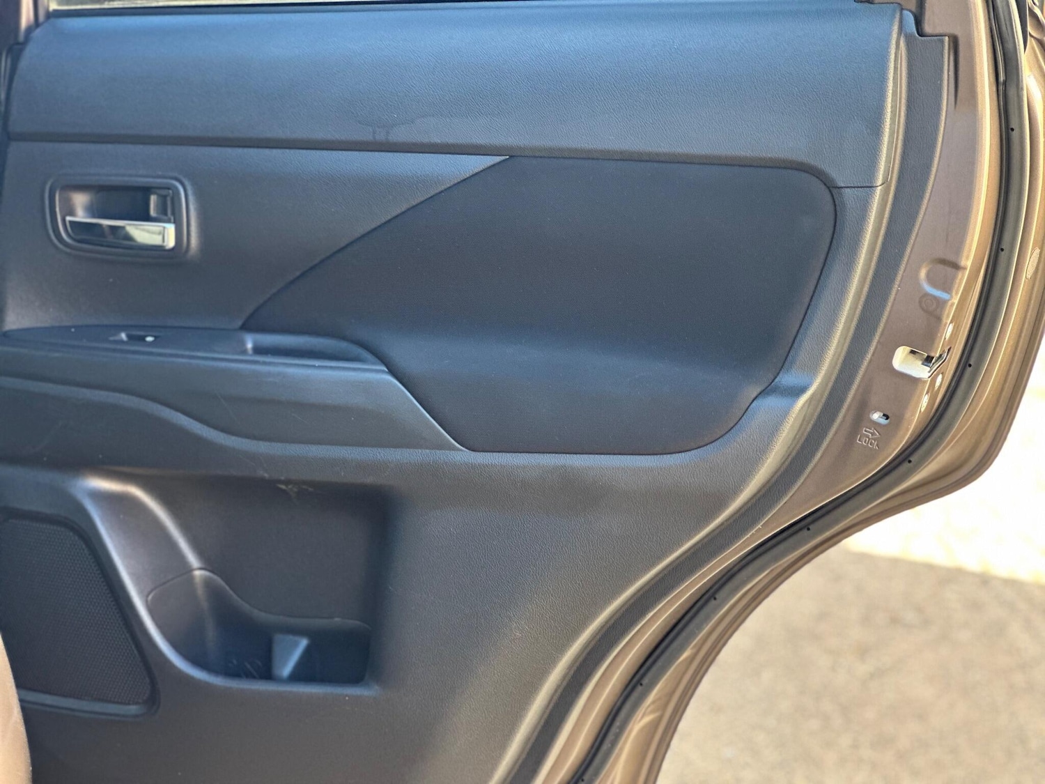 Used Mitsubishi Outlander 2016 for sale - 76186997: Photo 49