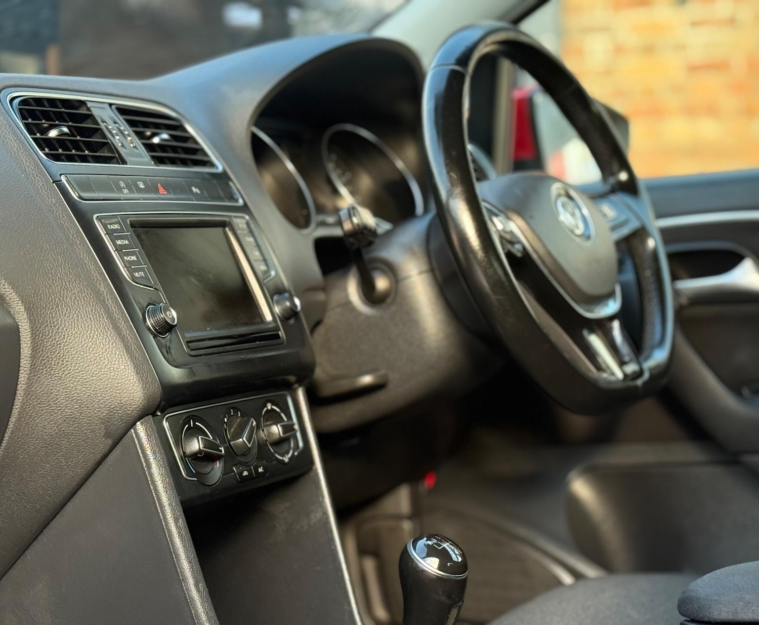 Used Volkswagen Polo 2015 for sale - 77118125: Photo 10