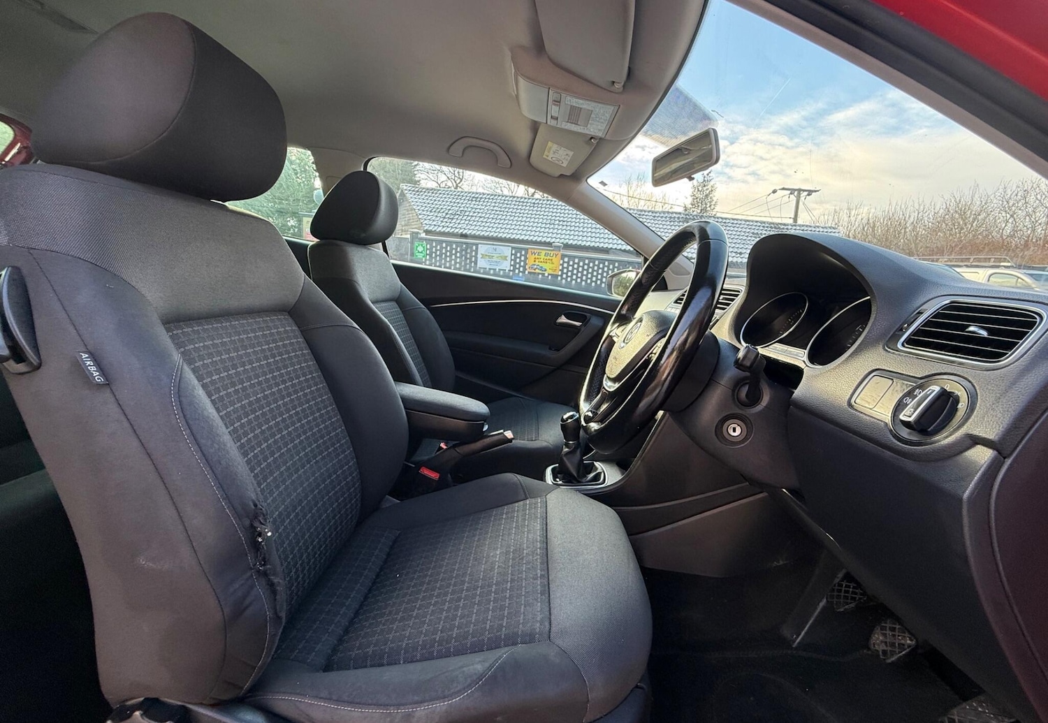 Used Volkswagen Polo 2015 for sale - 77118125: Photo 5