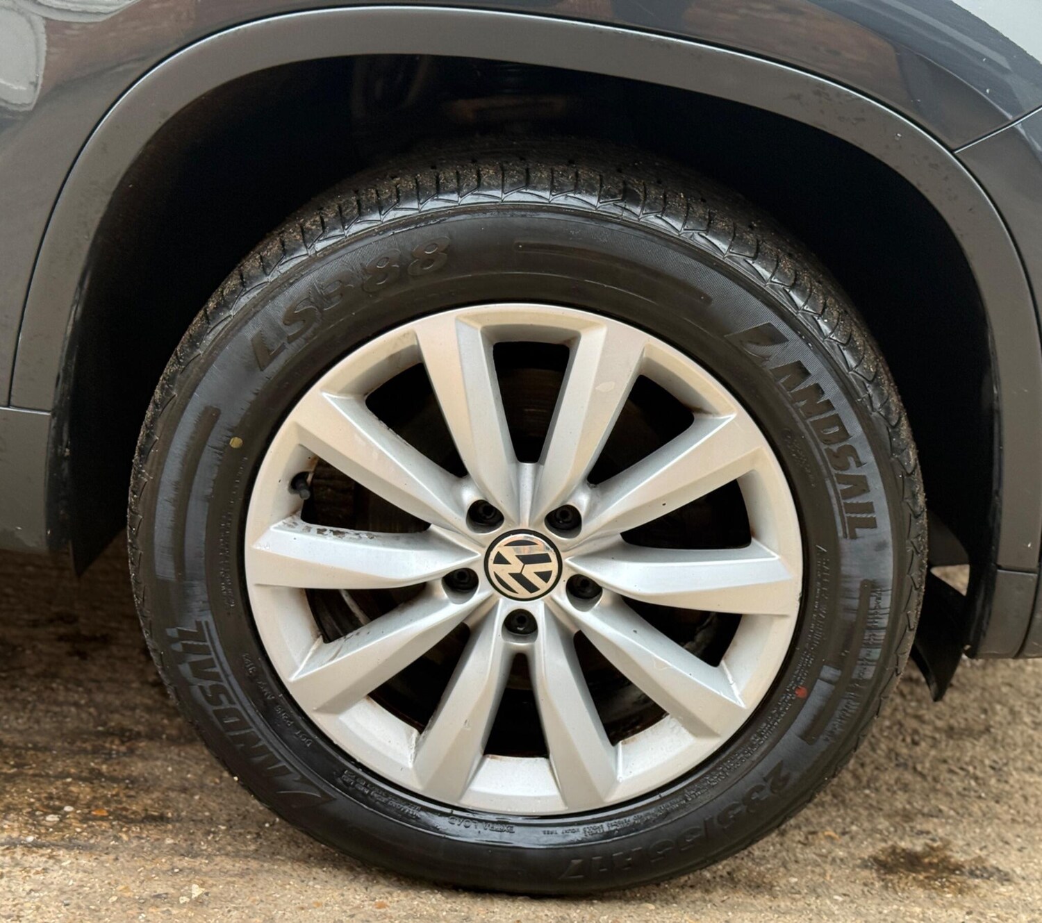 Used Volkswagen Tiguan 2015 for sale - 77529300: Photo 44