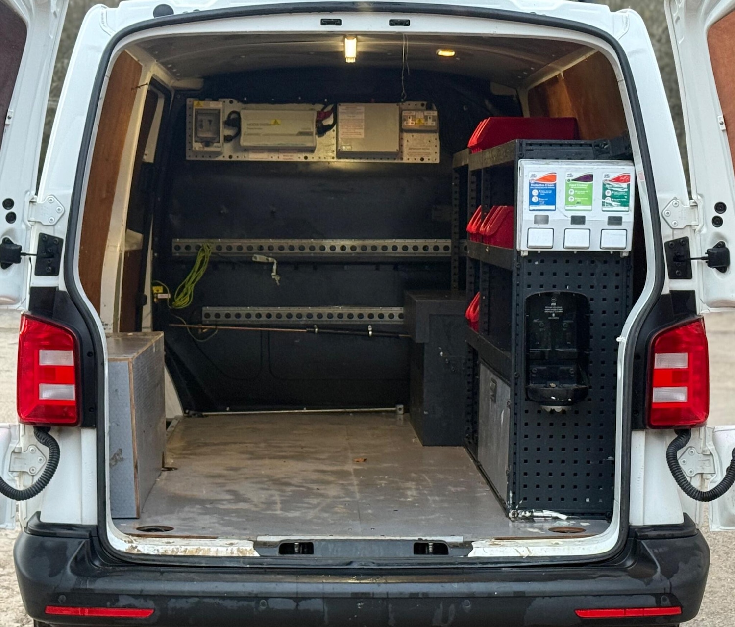 Used Volkswagen Transporter 2018 for sale - 77578848: Photo 17