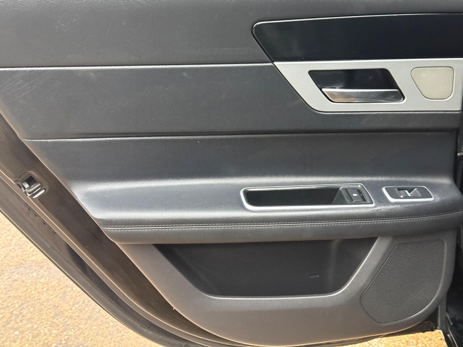 Used Jaguar XF 2016 for sale - 77336899: Photo 32