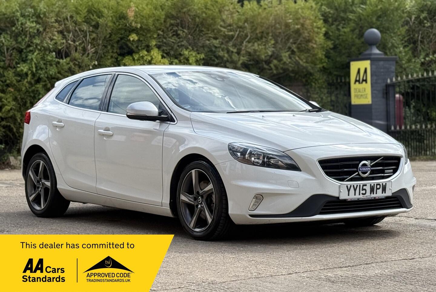 Used Volvo V40 2015 for sale - 76311669: Photo 1