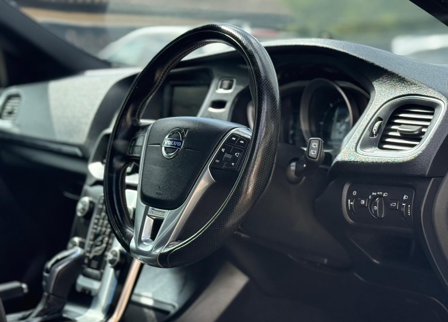 Used Volvo V40 2015 for sale - 76311669: Photo 12