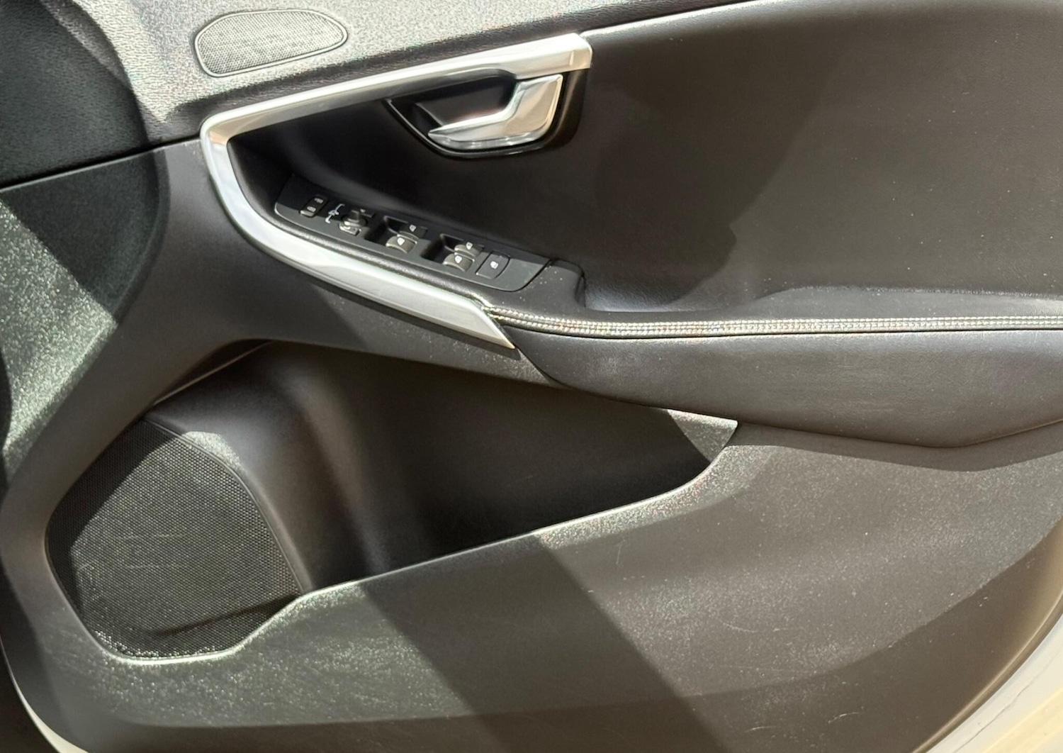 Used Volvo V40 2015 for sale - 76311669: Photo 14