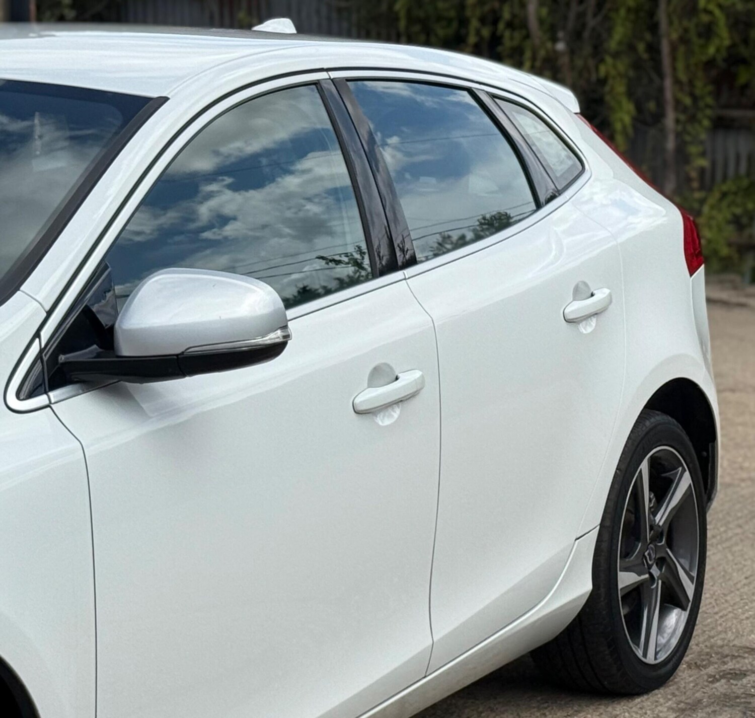 Used Volvo V40 2015 for sale - 76311669: Photo 30