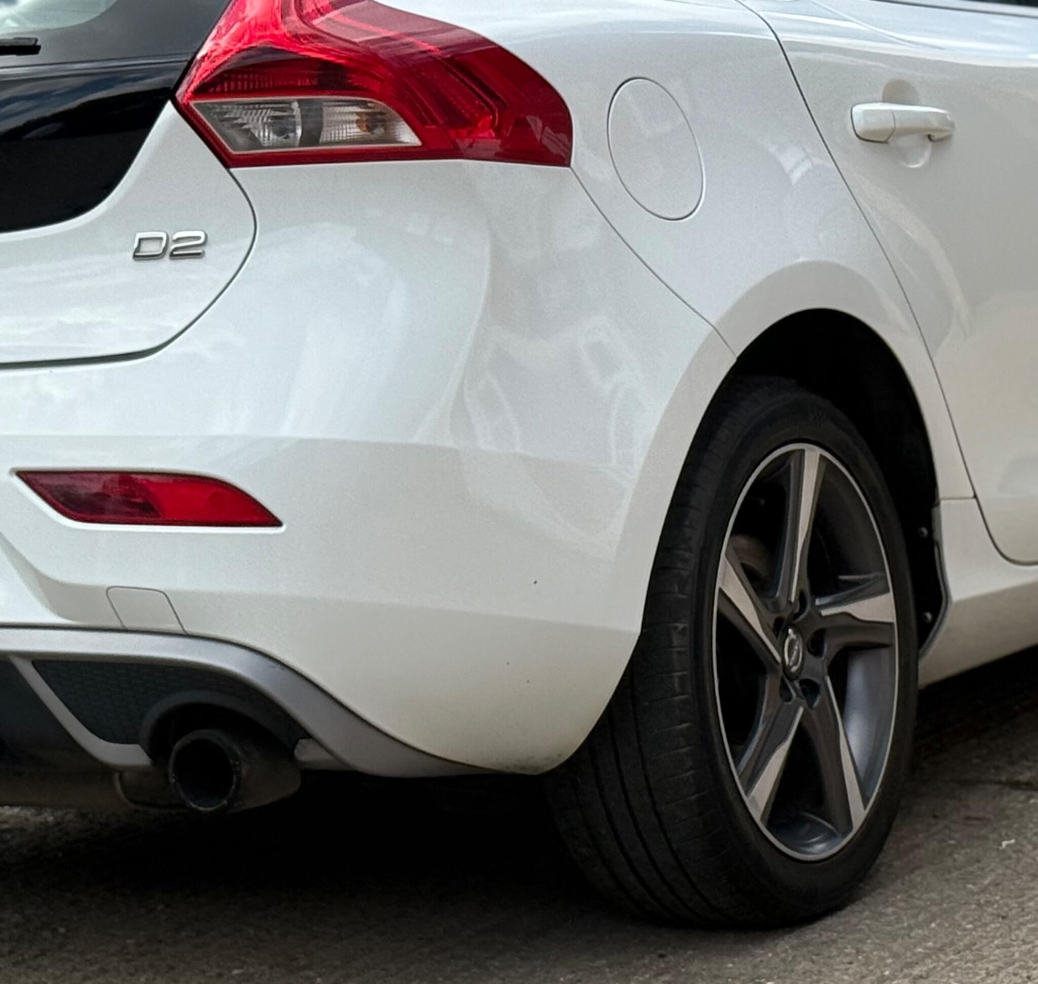 Used Volvo V40 2015 for sale - 76311669: Photo 35