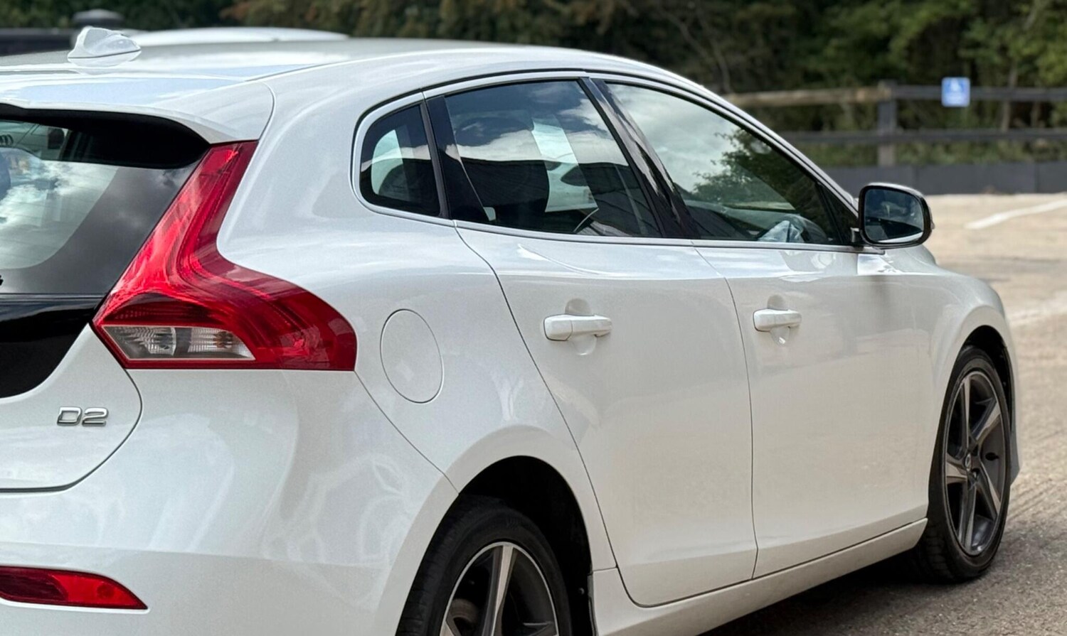 Used Volvo V40 2015 for sale - 76311669: Photo 36