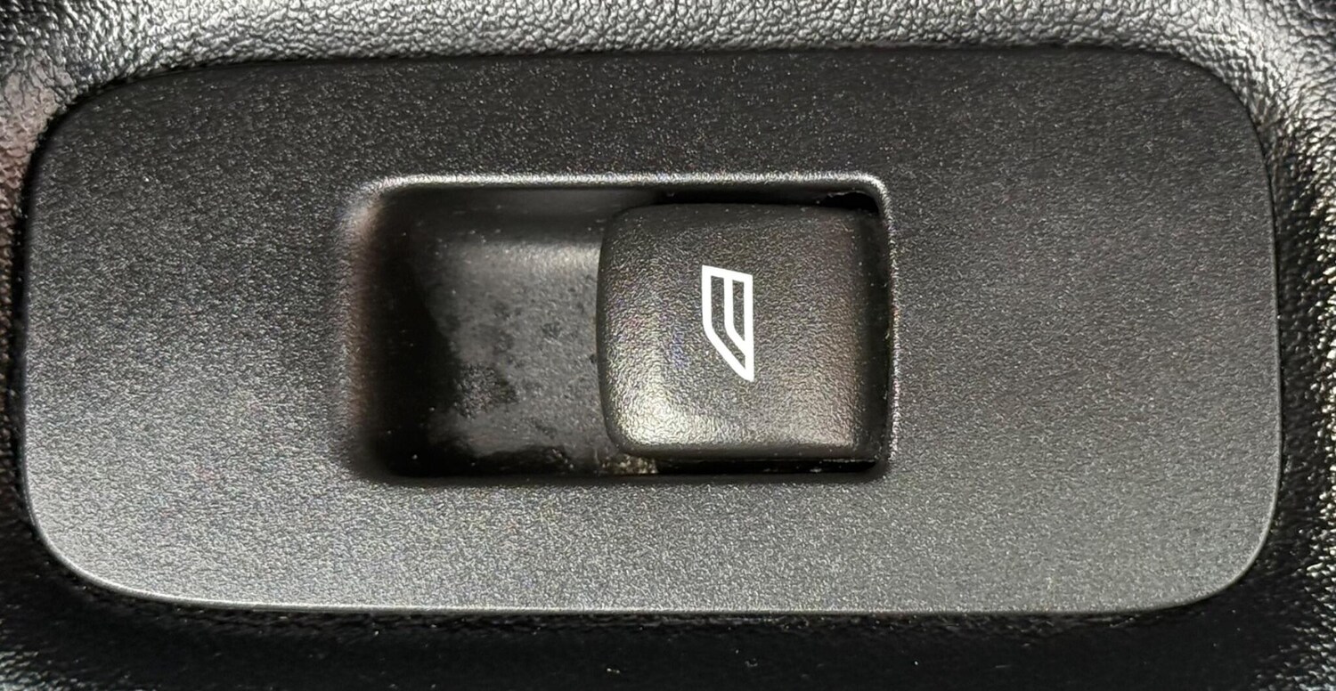 Used Volvo V40 2015 for sale - 76311669: Photo 38