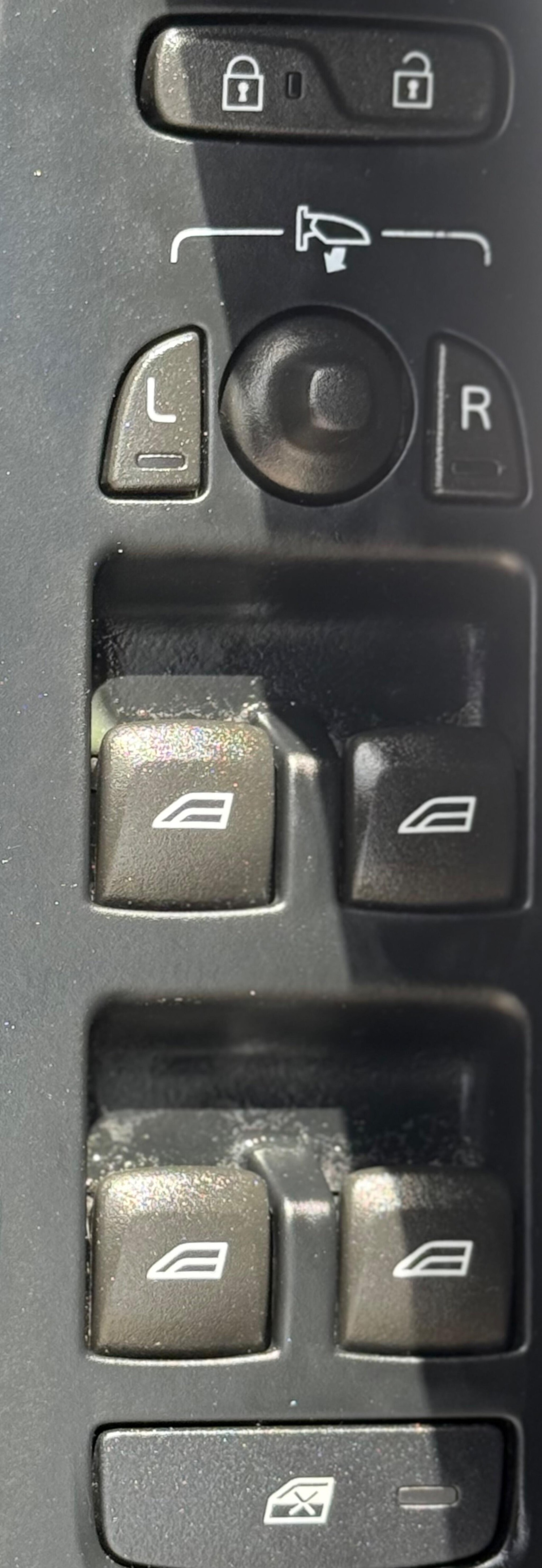 Used Volvo V40 2015 for sale - 76311669: Photo 39