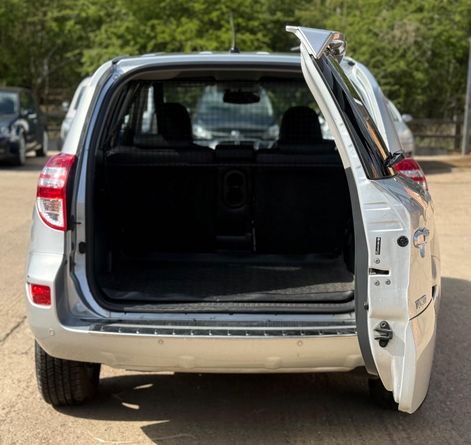 Used Toyota RAV4 2010 for sale - 78111693: Photo 17