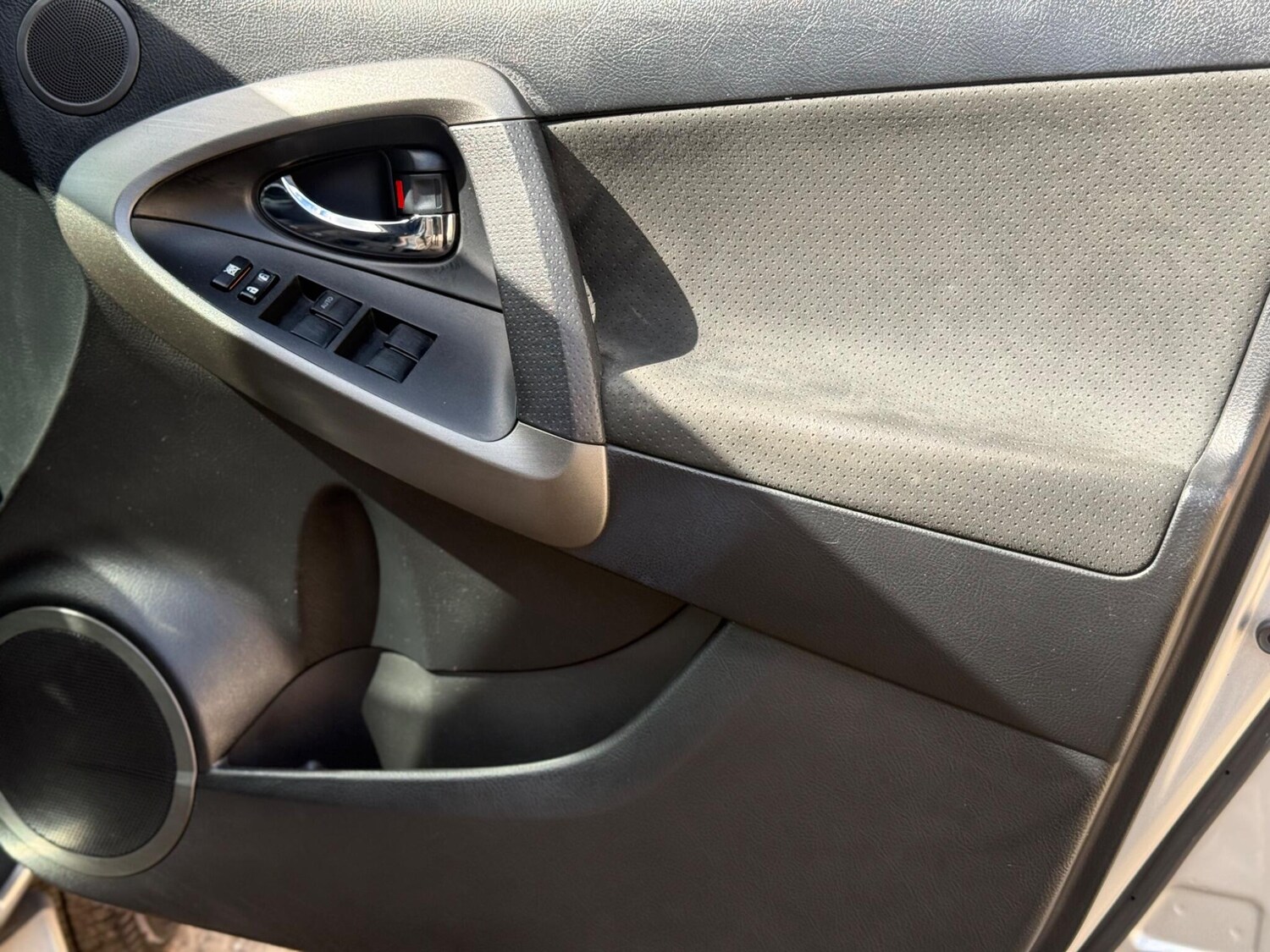 Used Toyota RAV4 2010 for sale - 78111693: Photo 34