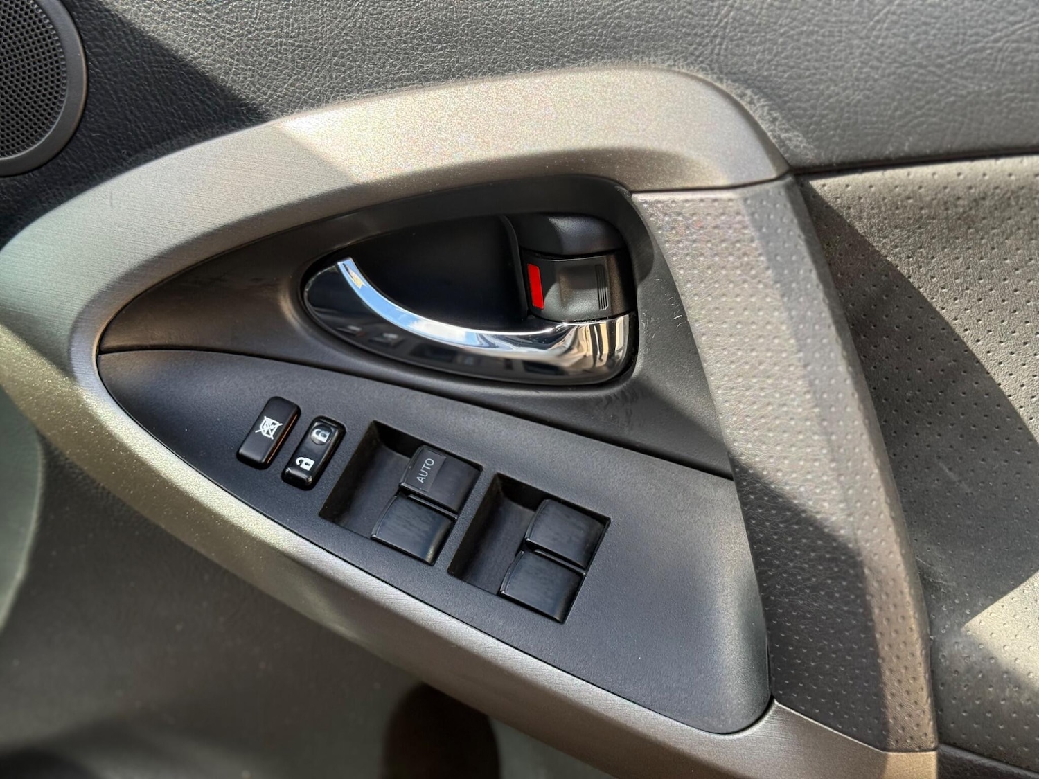 Used Toyota RAV4 2010 for sale - 78111693: Photo 35