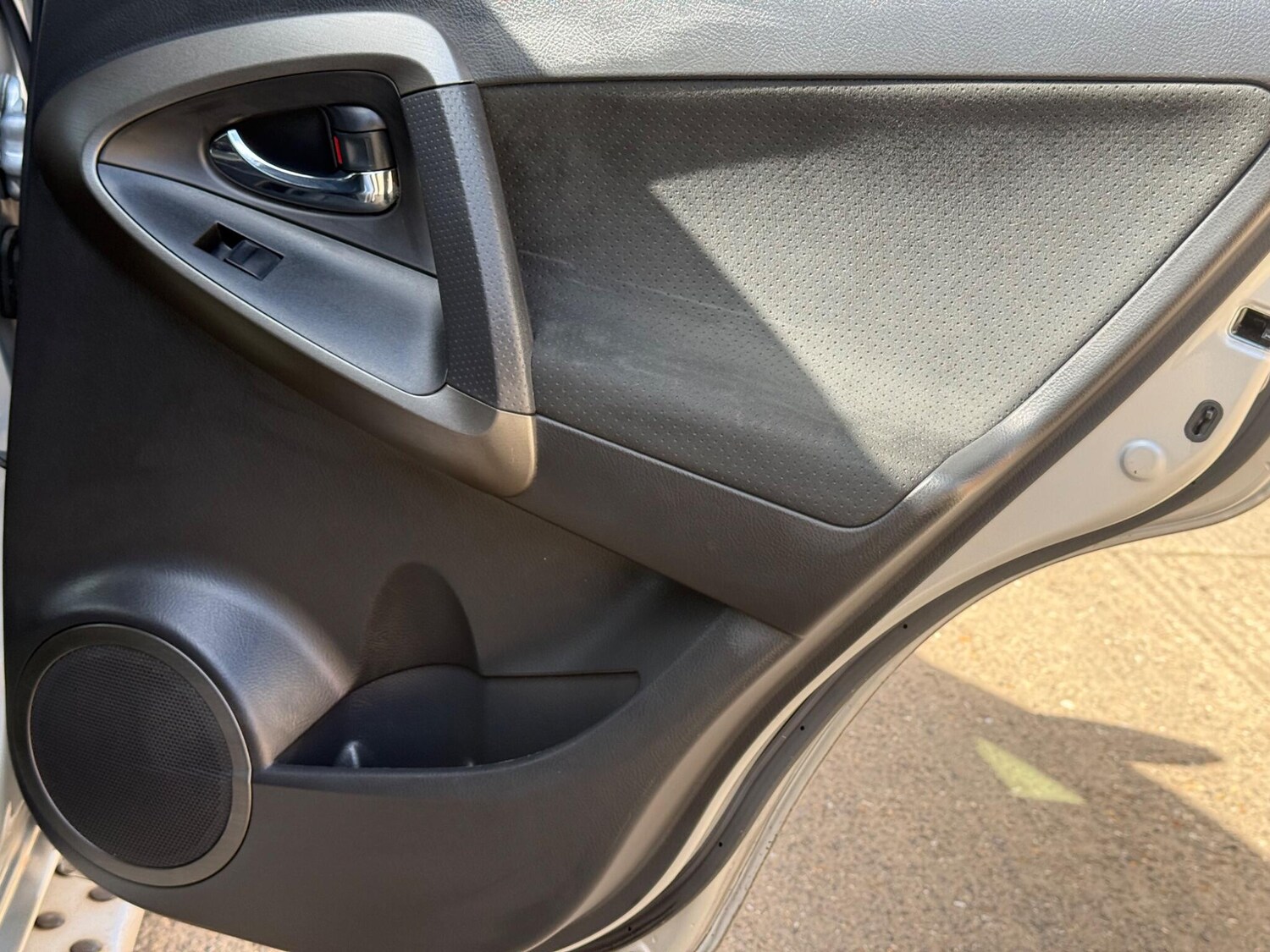 Used Toyota RAV4 2010 for sale - 78111693: Photo 41