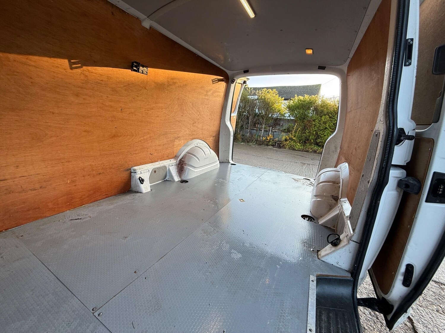 Used Volkswagen Transporter 2017 for sale - 77679754: Photo 24