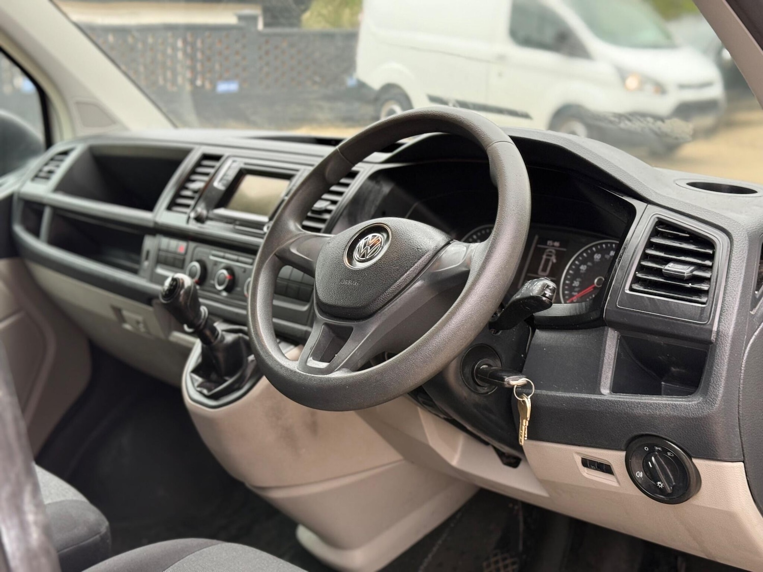 Used Volkswagen Transporter 2018 for sale - 78003524: Photo 32