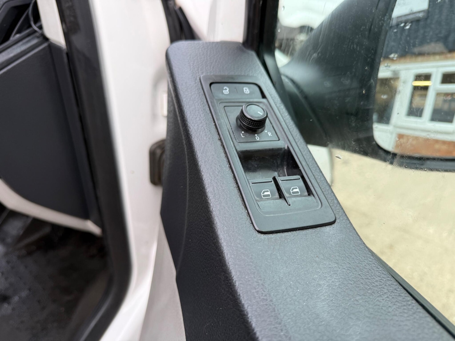 Used Volkswagen Transporter 2018 for sale - 78003524: Photo 45