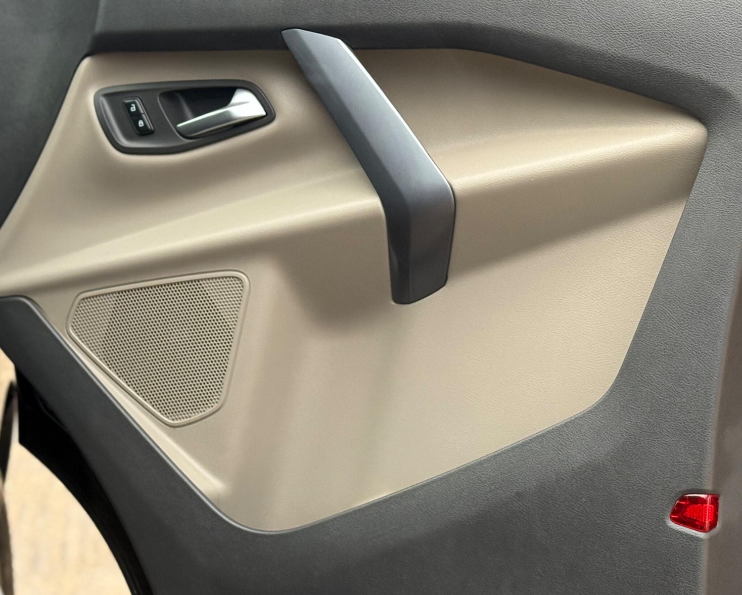 Used Ford Tourneo Custom 2018 for sale - 76830815: Photo 15