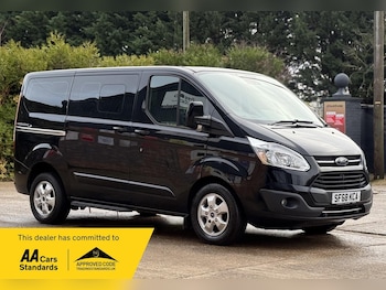 Used Ford Tourneo Custom 2018 for sale - 76830815: Photo